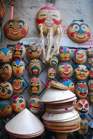 Tet masks