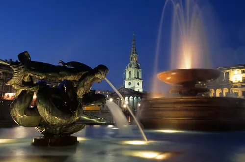 Trafalgar Square at night