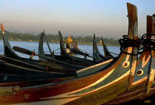 Boats at the UBein bridge in Mandalay